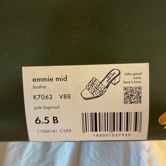 Kate Spade New York Emmie Mid Heel Sandal Embossed Flowers - Picture 8 of 8